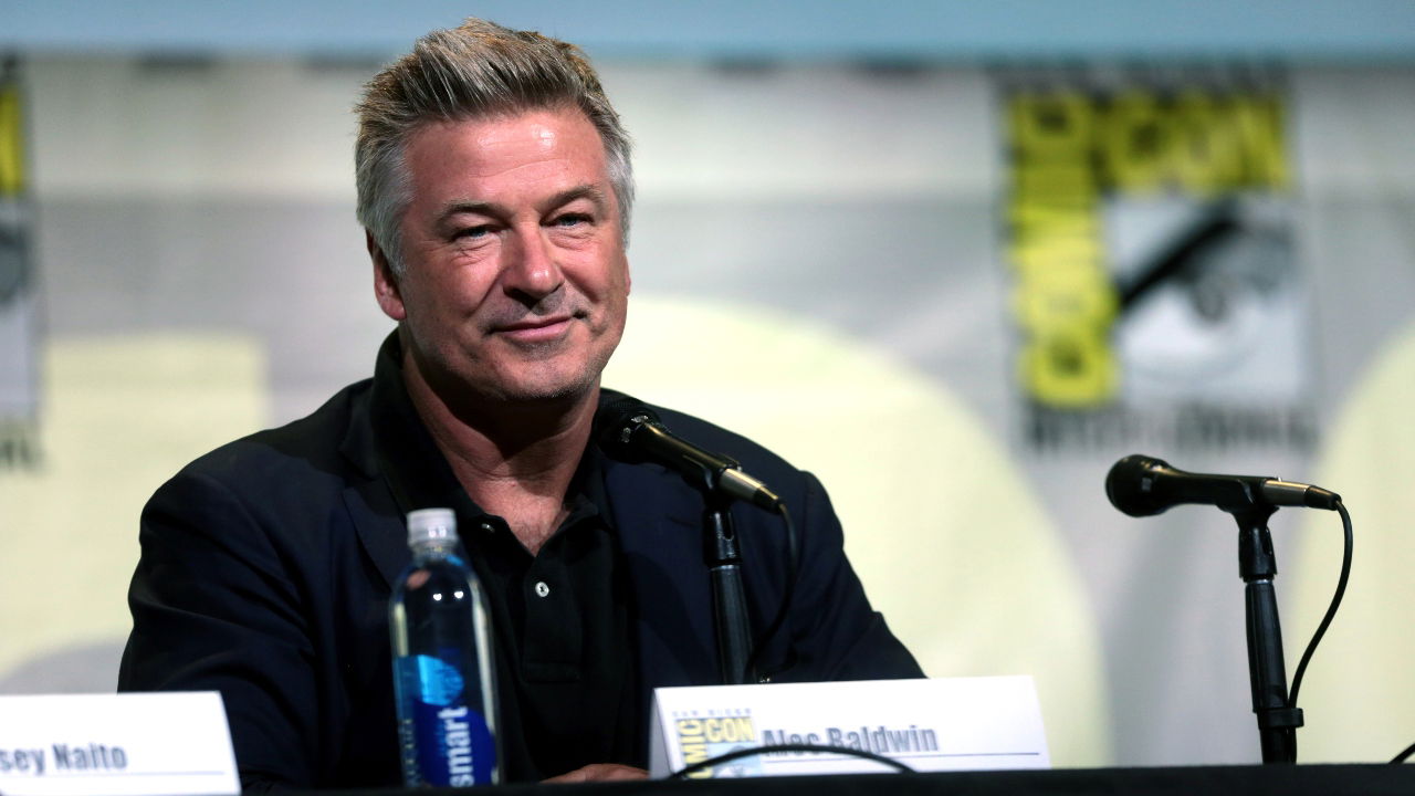 Alec Baldwin Celebrates 39 Years of Sobriety, Reflects on Addiction ...