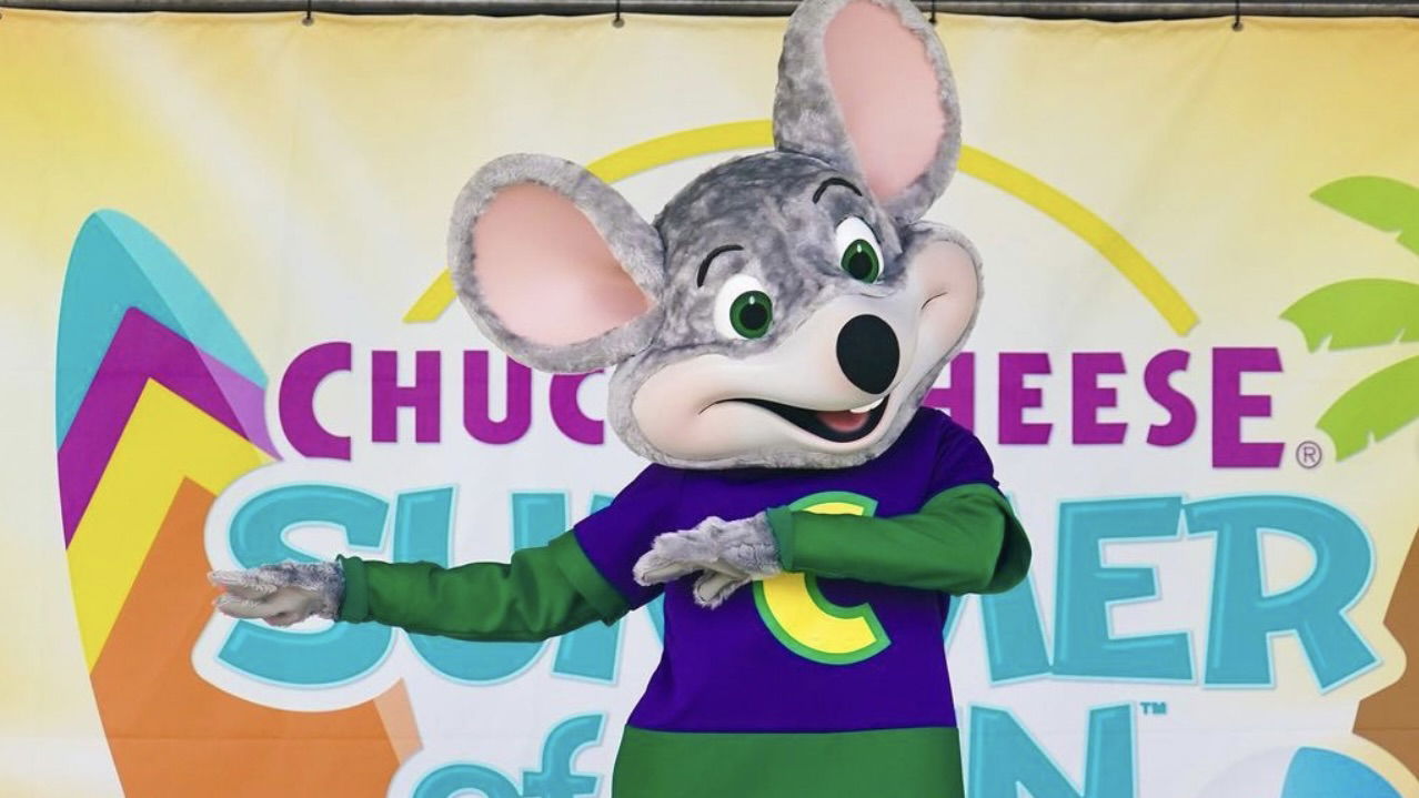 Chuck E. Cheese is Getting a Game Show for Adults | Chuck E. Cheese is ...