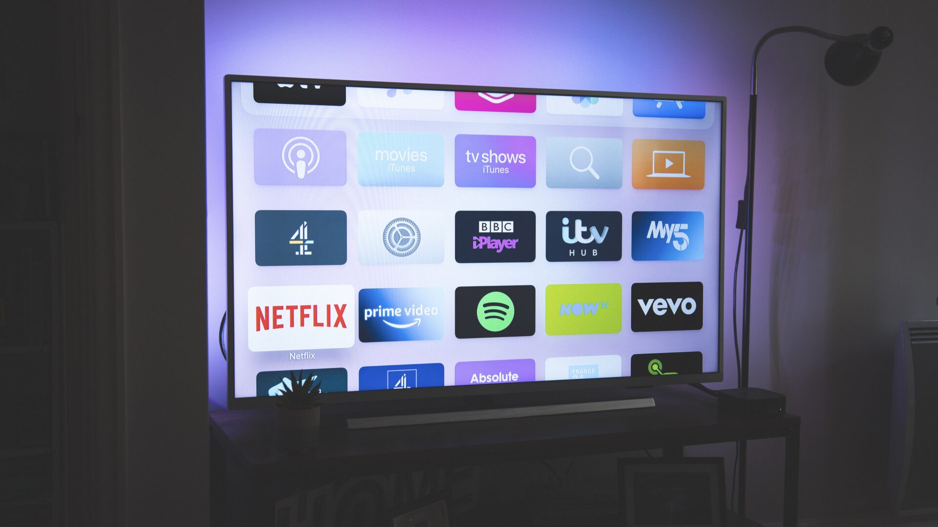 Read more about the article Why streaming services are planning price increases for 2024