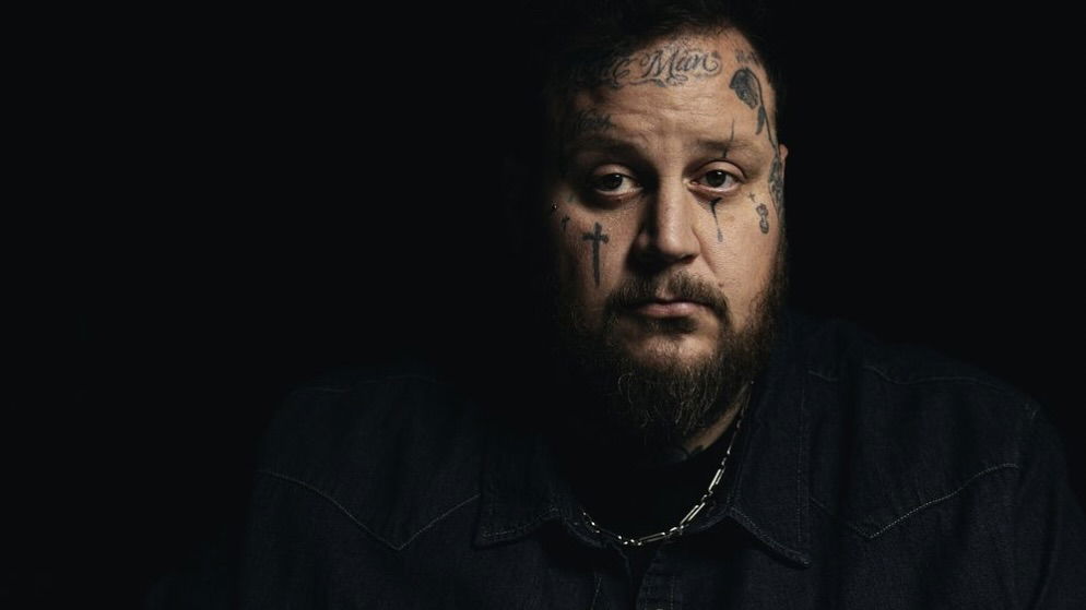 Jelly Roll Goes to Prison to Share ‘Words of Courage’