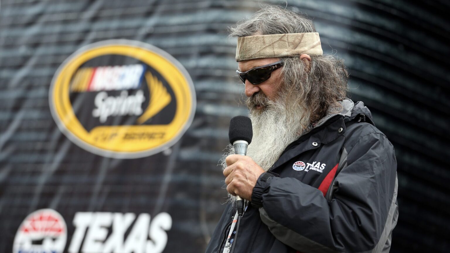 DUCK DYNASTY THE REVIVAL Honors Phil Robertson