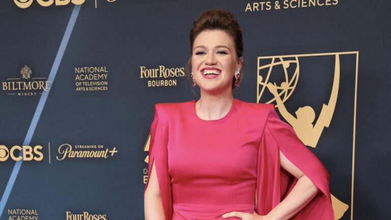 Kelly Clarkson’s Show to End After Season 7 So She Can ‘Prioritize Kids’
