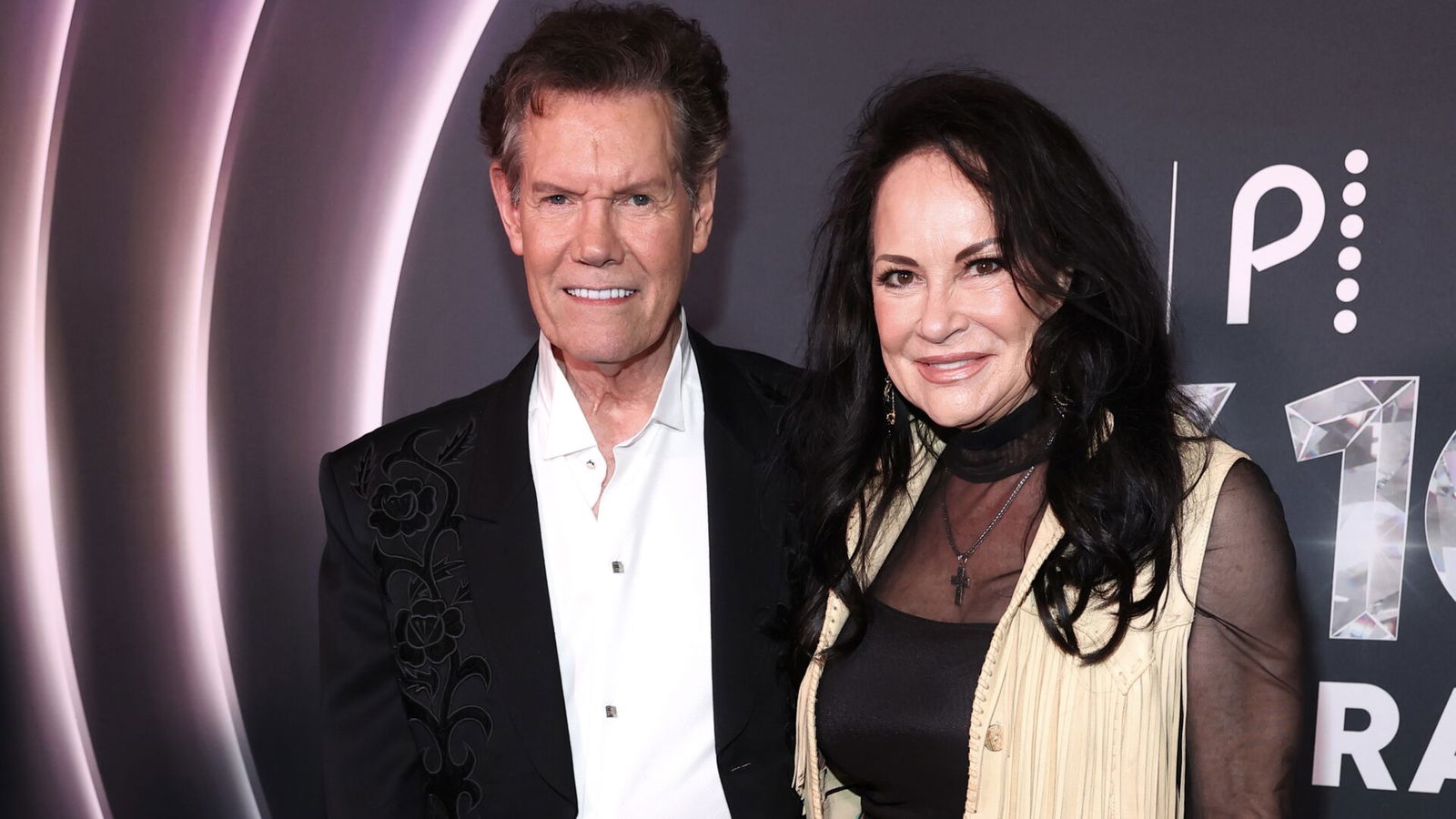 Randy Travis, Mary Travis