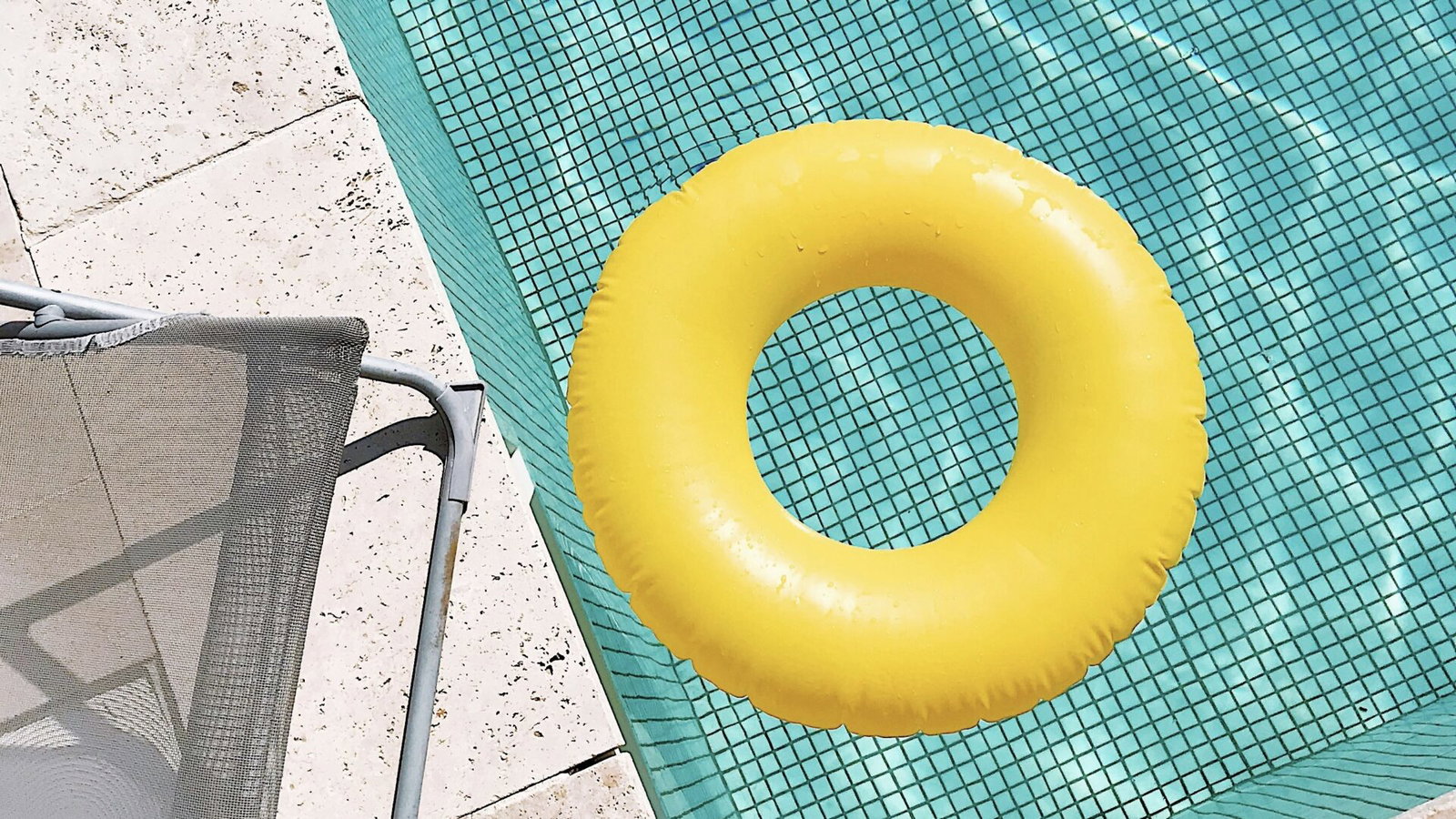 swimming pool swimming pool
