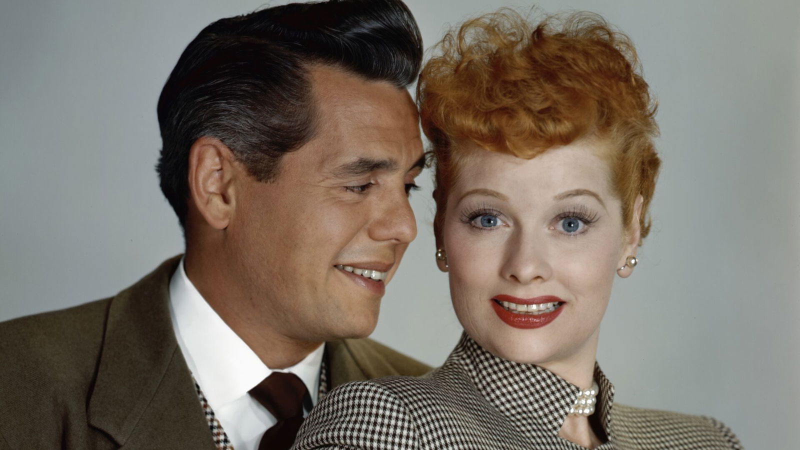 Lucille Ball and Desi Arnaz-Getty Images-104944808 Lucille Ball and Desi Arnaz