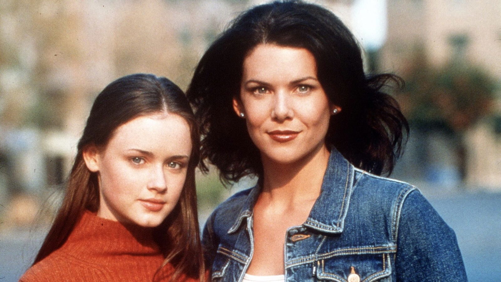 Alexis Bledel and Lauren Graham-Getty Images-905334 Alexis Bledel and Lauren Graham