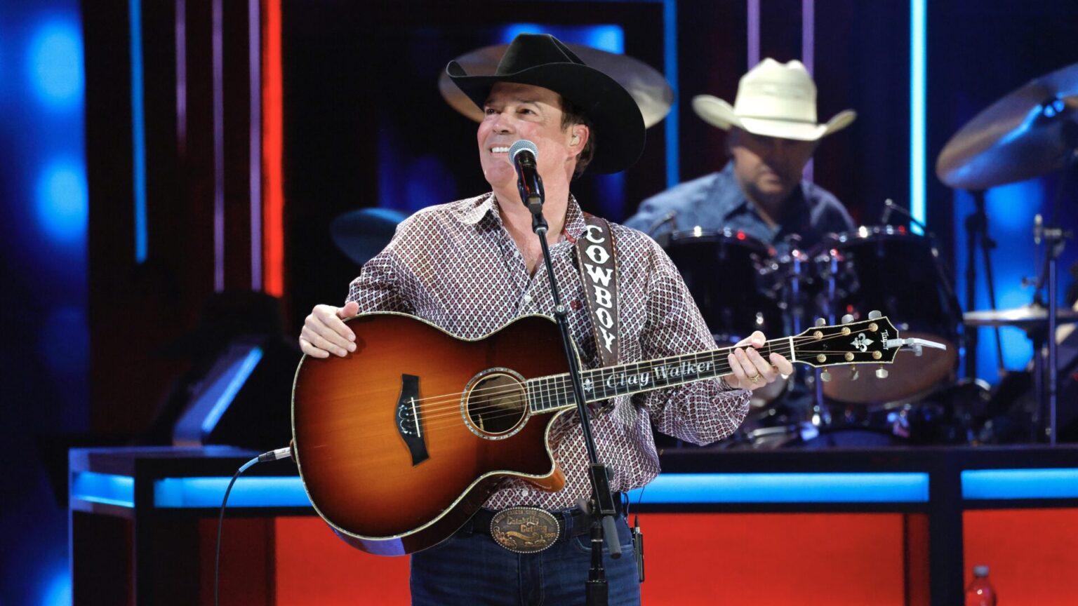 Clay Walker Shares a Downturn in Health Due to Multiple Sclerosis