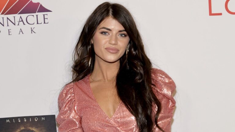 THE BACHELOR Alum Explains the Power of Prayer