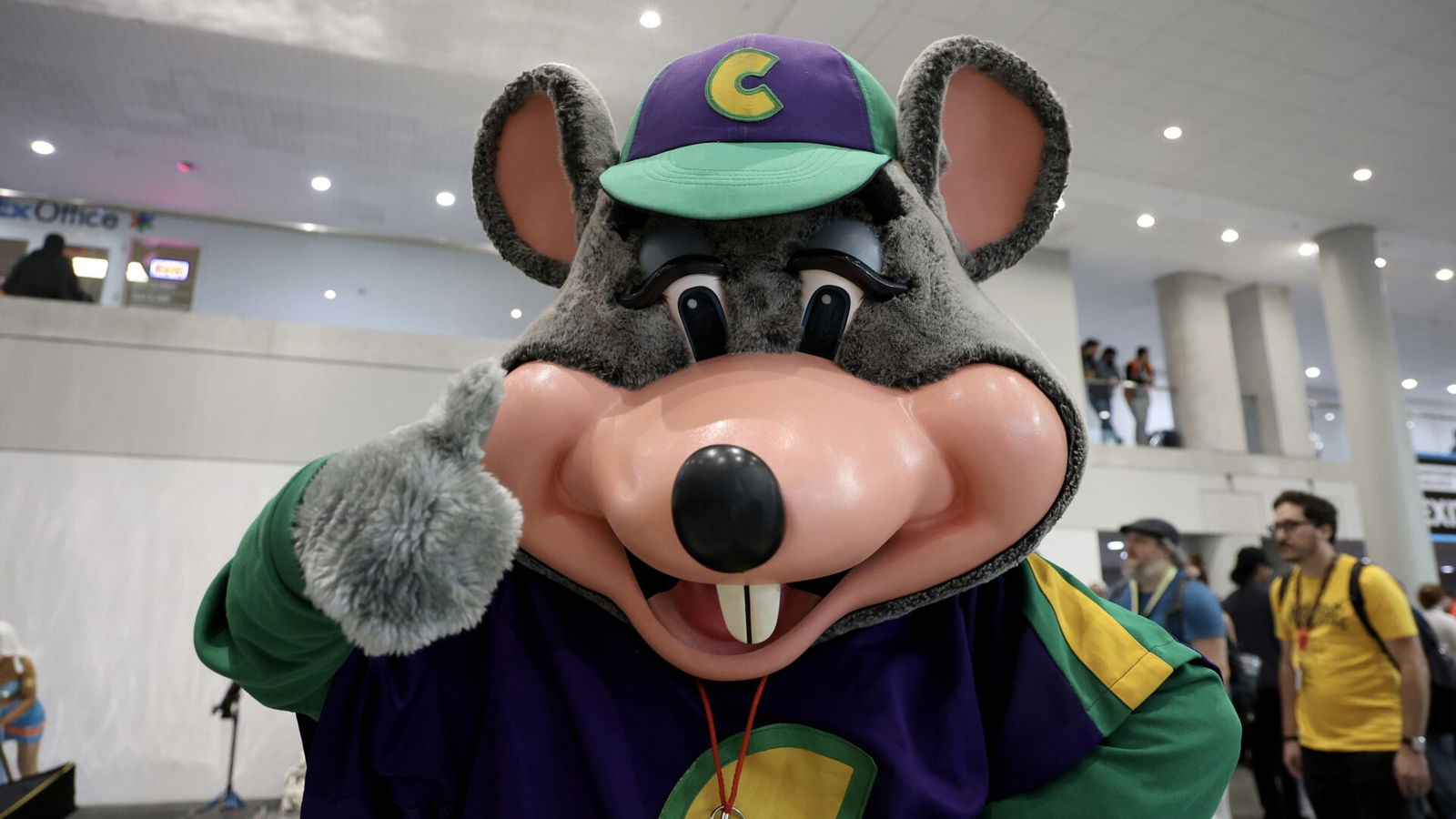 Chuck E Cheese-Getty Images-2179678309 Chuck E Cheese