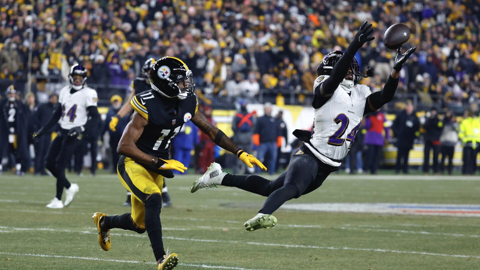 Baltimore Ravens, Pittsburgh Steelers-Getty Images-2254693155 Baltimore Ravens, Pittsburgh Steelers