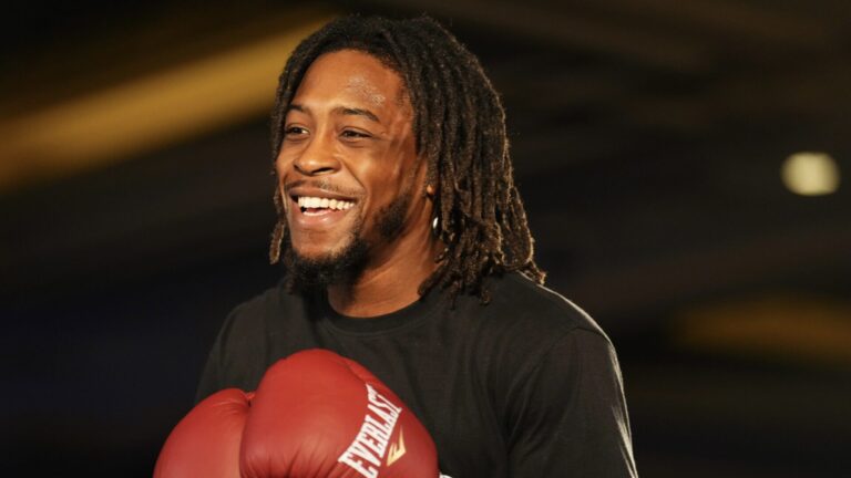 Pro Boxer Walks Out to This Worship Song After God Transformed His Life