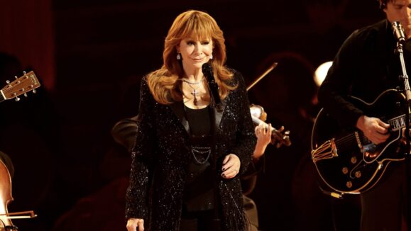 Little Reba HAPPY'S PLACE Fans Are Getting Another REBA Reunion