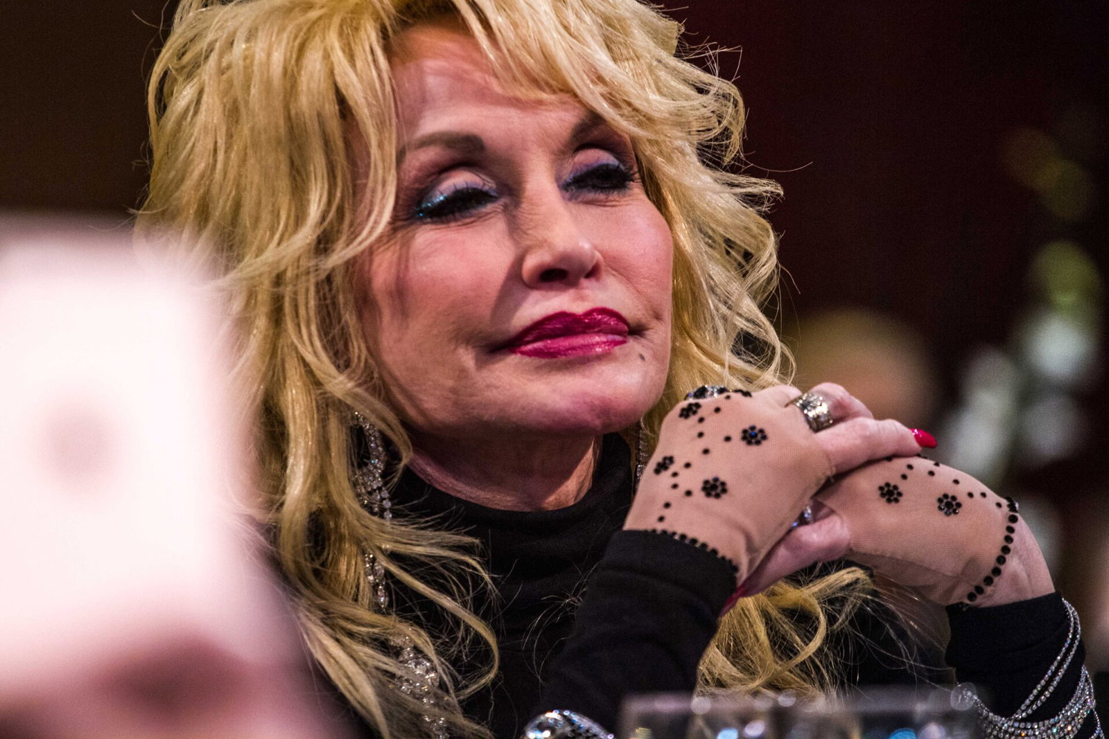 Dolly Parton Proclaims Jesus Is Alive