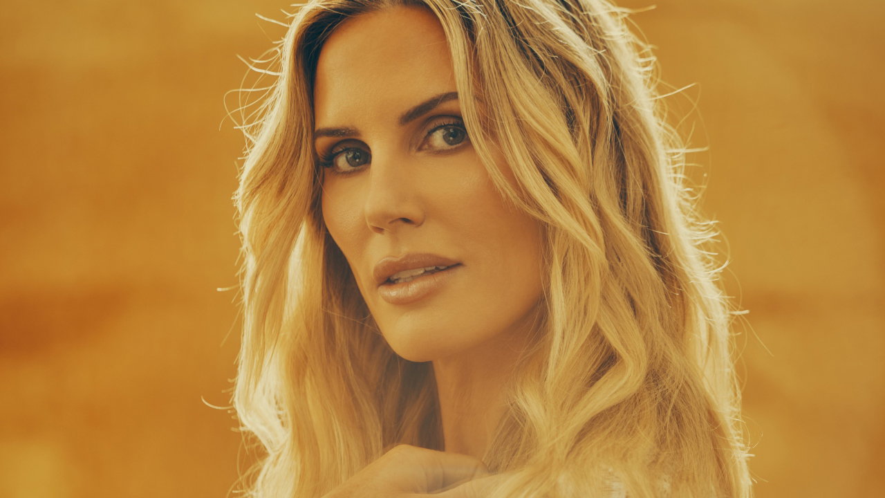 Former Top Model Puts Jesus in Focus